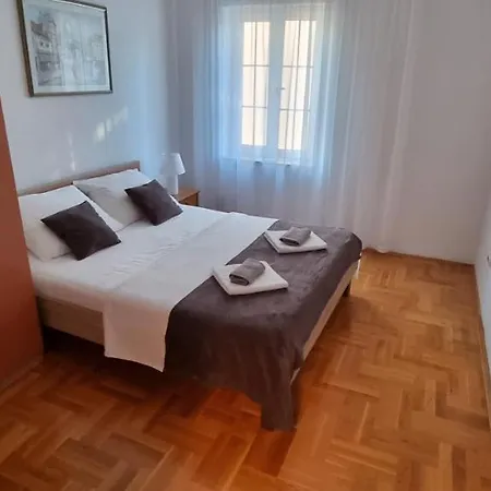 Apartament Cosic