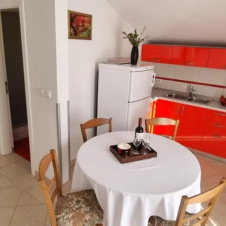Cosic Apartment Grebastica