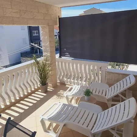 Apartment Cosic Grebastica